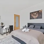 Penthouse In Kirchberg! 아파트