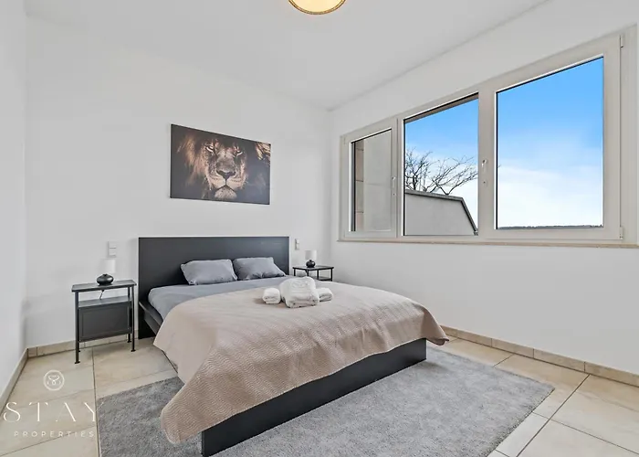 Penthouse In Kirchberg! *